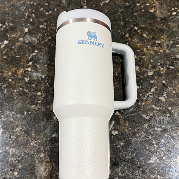 Stanley Fog Quencher 40oz Bottle - Picture 2 of 6